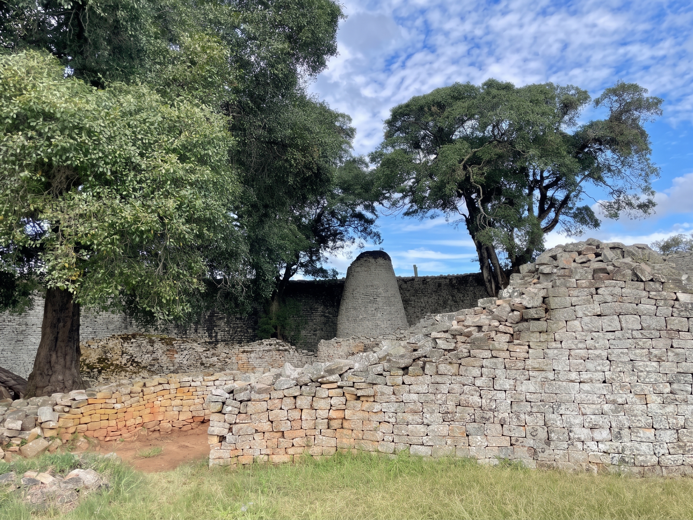 Valley Ruins and surrounds at Great Zimbabwe