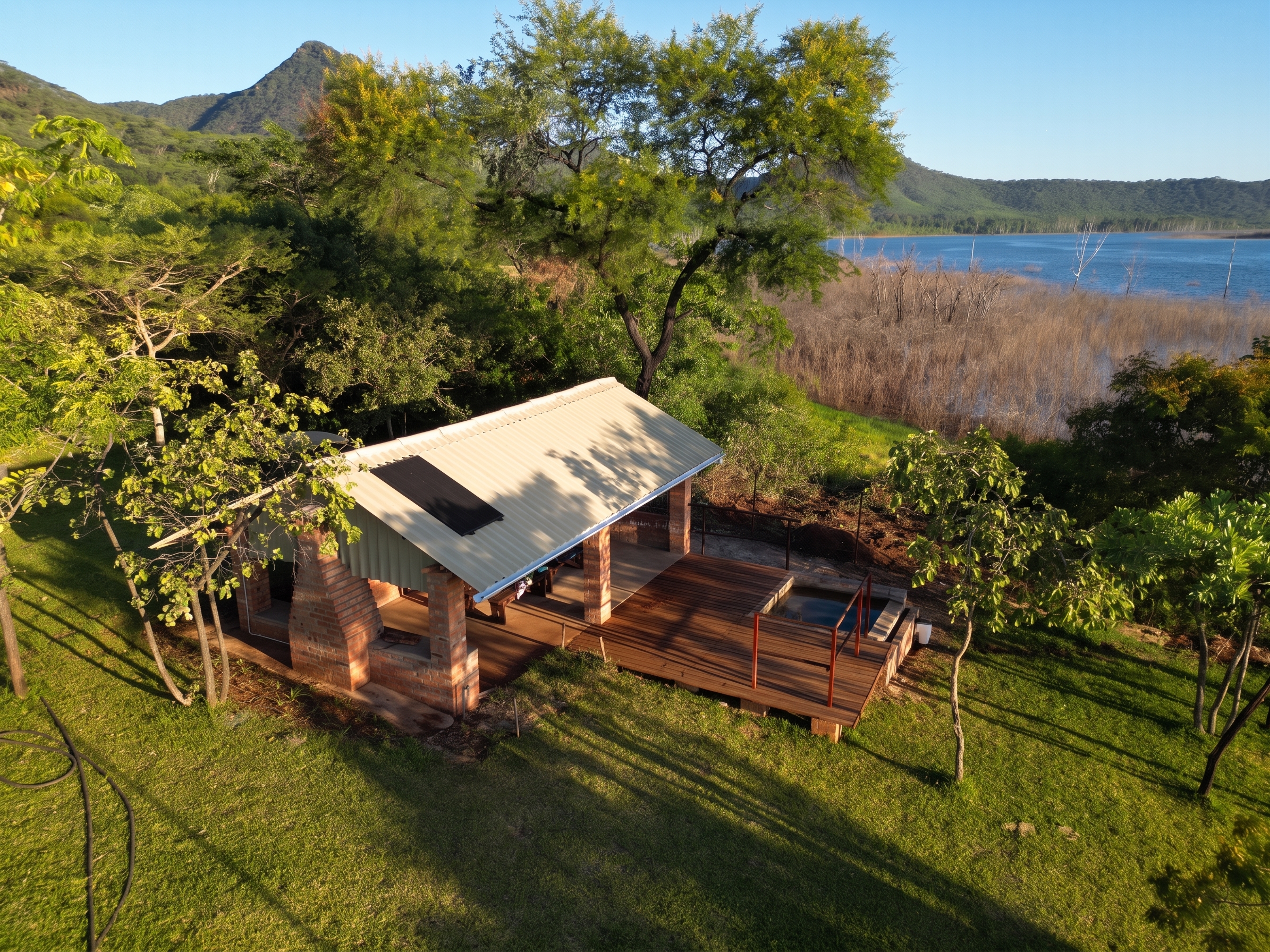 Campsite lapa and firepit at Romelda